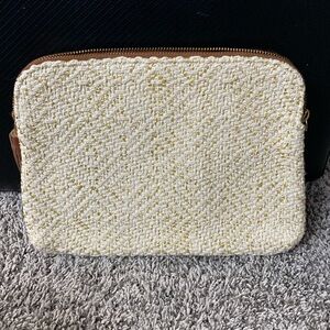 Bloom & Give hand purse